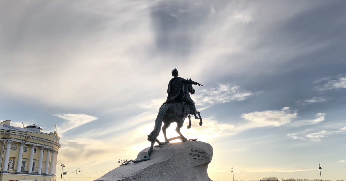 Про памятник. Медный всадник в Санкт-Петербурге. Медный всадник Сенатская площадь г Санкт-Петербург. Полтава. Медный всадник. Памятник Петру 1 в Санкт-Петербурге медный всадник май.