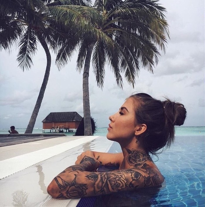 black roses - The photo, Beautiful girl, Tattoo, the Rose, Instagram