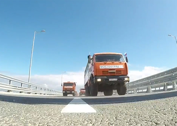 Putin drove across the Crimean bridge in 16 minutes - Vladimir Putin, Crimean bridge, Kamaz, Longpost, Politics