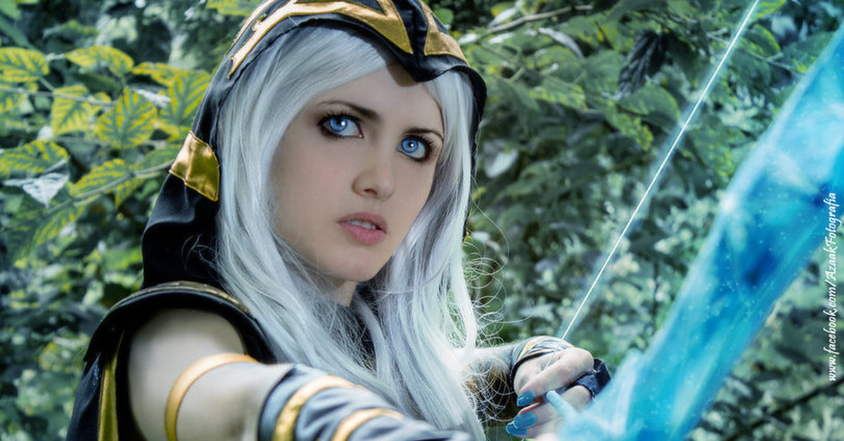 Косплей лига. Эш лига легенд косплей. Эш косплей ЛОЛ. Lol Cosplay. Ashe косплей.