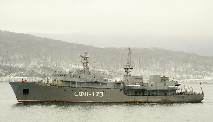 Моя работа. Карточек на телефоне мало. В основном всё на компьютере. Пока вот сижу на вахте, решил закинуть сюда немного. Море, Корабль, Моряки, Длиннопост, Владивосток, Камчатка