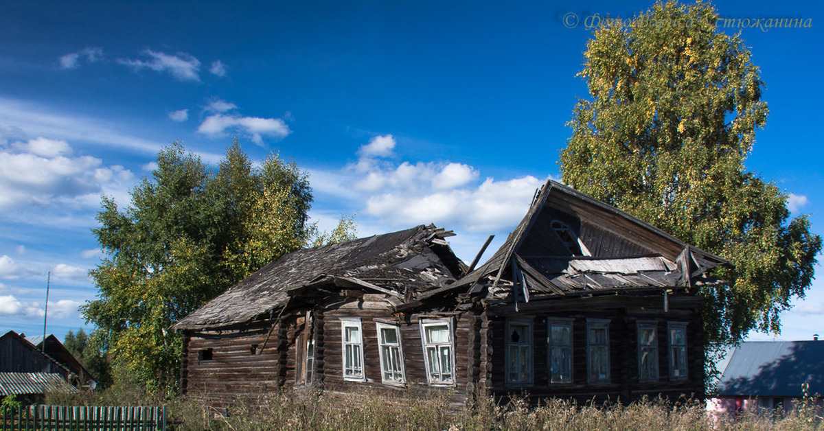 Меньше села. Тверская обл вымершие деревни. Псковская область Тверская область вымершие деревни. Российская деревня. Российские деревни вымирают.