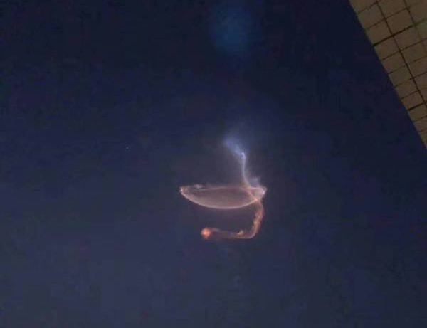 Residents of Beijing saw a terrifying UFO - Captain obvious, China, UFO, Beijing