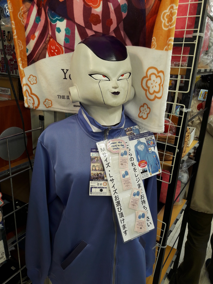 Friza is tired of atrocities and moonlights as a mannequin in akiba) - My, Dragon ball, Dragon ball z, Anime, Japan, Tokyo, Akihabara, Dummy