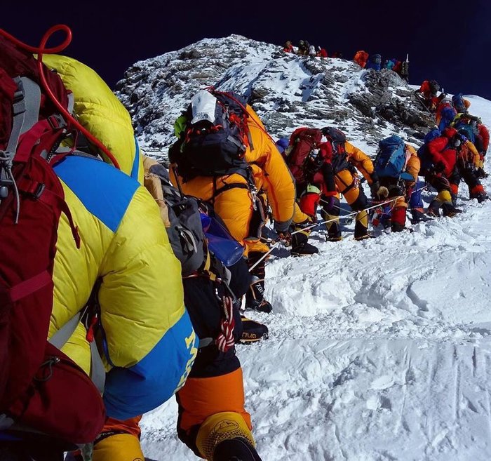 Чтоб вы понимали, что такое коммерческое восхождение на Эверест. Это очередь на величайшую вершину мира. Фотография, Очередь, Туризм, Альпинизм, Горы, Люди, Эверест