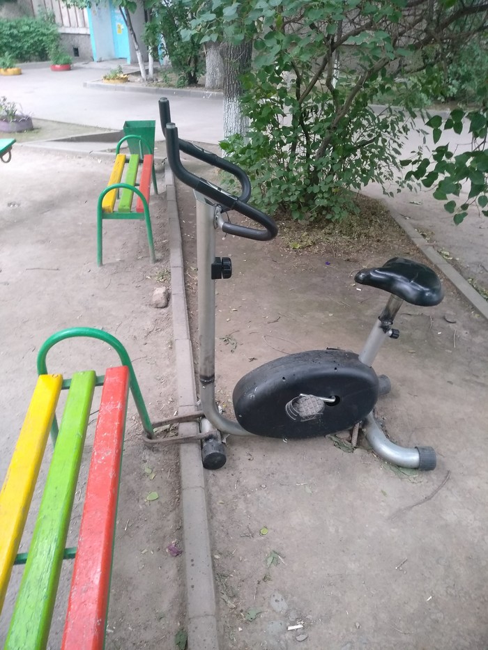 Somewhere in the courtyards of Almaty - Healthy lifestyle, Gym, Training apparatus, Courtyard, Urban environment