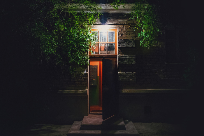 Cozy entrance - My, The photo, My, Berdyansk, Town, Entrance, Night, , Urbanism