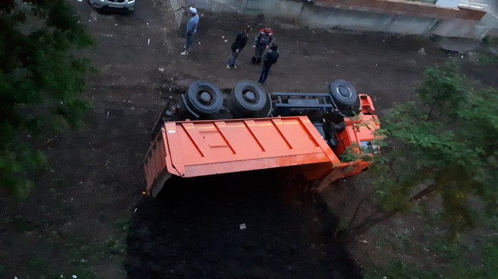 Sleeping tired kamazik) - My, Kamaz, Overturned