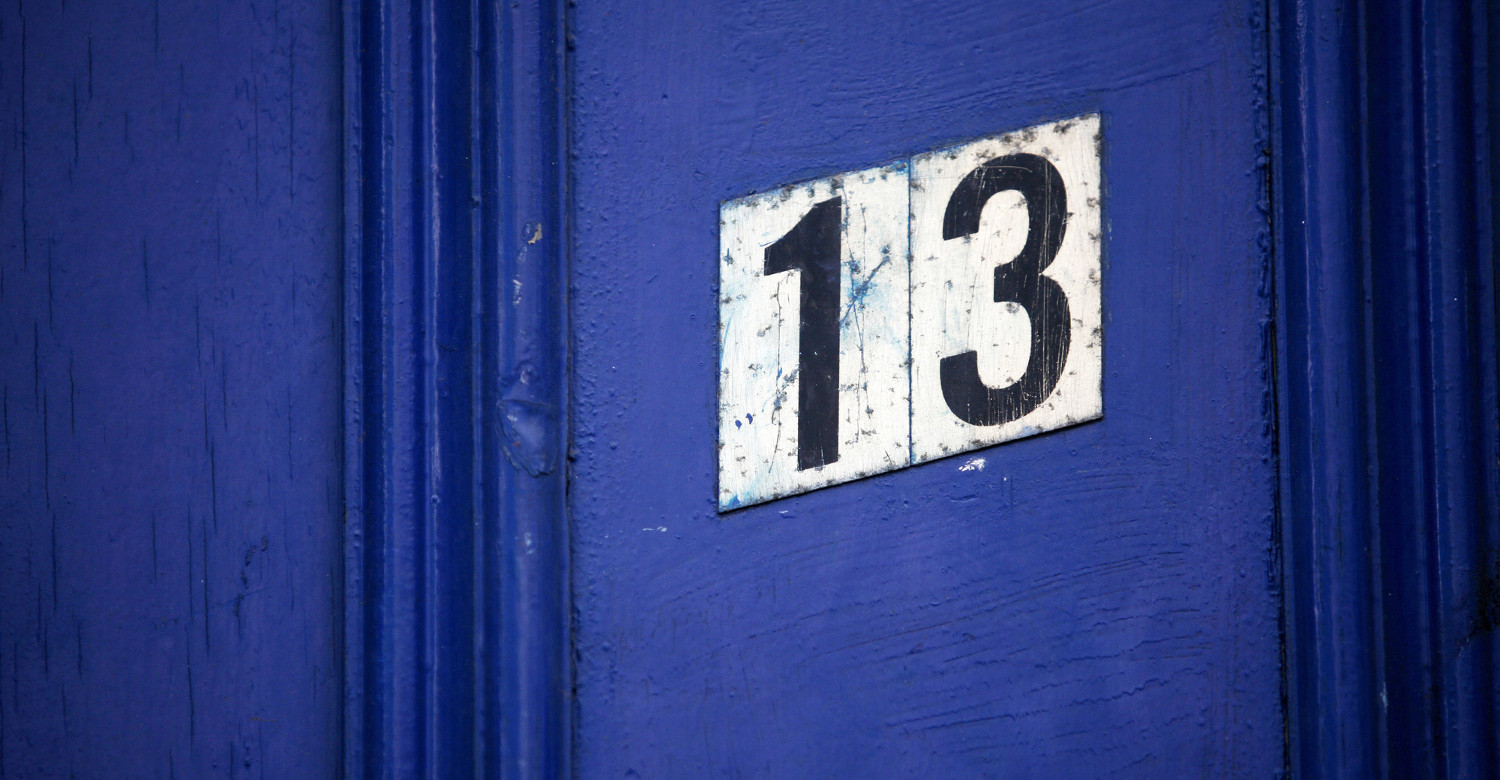 13 суеверия. Цифра 13. Дверь с цифрой 13. Красивое число 13. Номер квартиры.