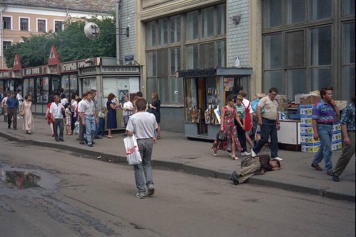 This is what the street looked like. - 90th, Moscow, Nikolskaya Street