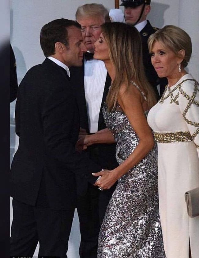 She bit her lip. :) - Politics, Donald Trump, Emmanuel Macron, Melania trump, Brigitte Macron, The photo