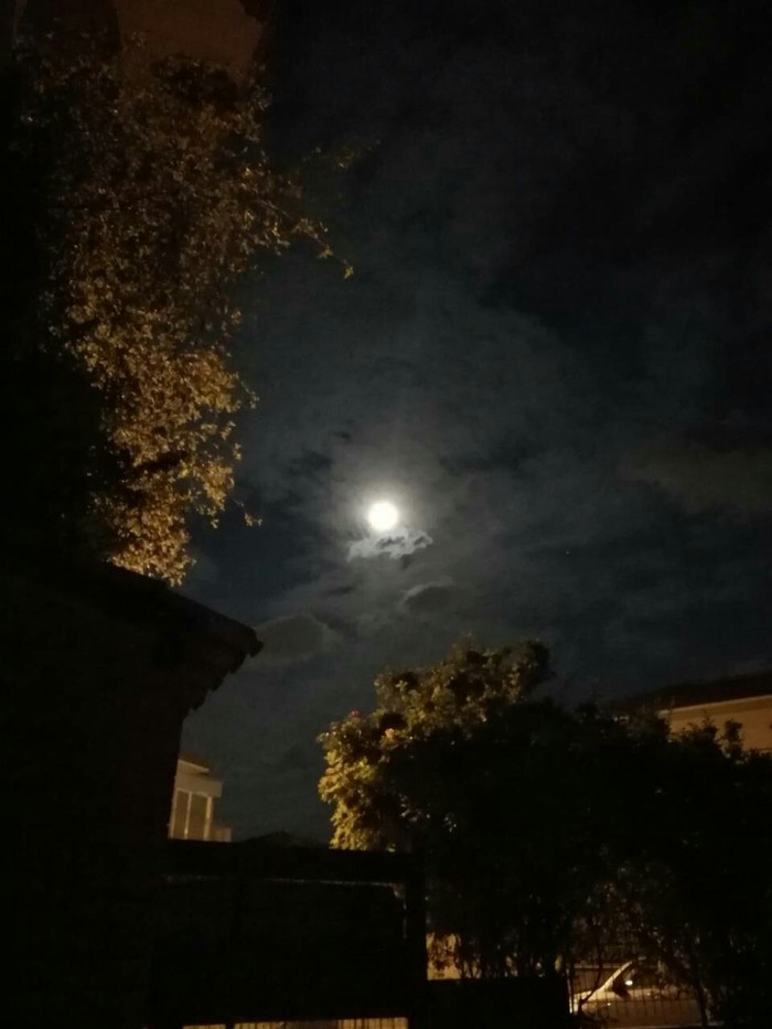 Лунная ночка в Катании.