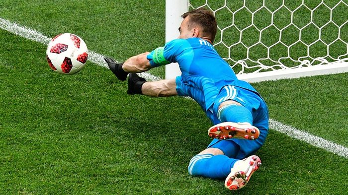 Igor Akinfeev immediately after the match with Spain was taken for doping control - 2018 FIFA World Cup, A. A. Akinfeev, , Football, World championship, Igor Akinfeev