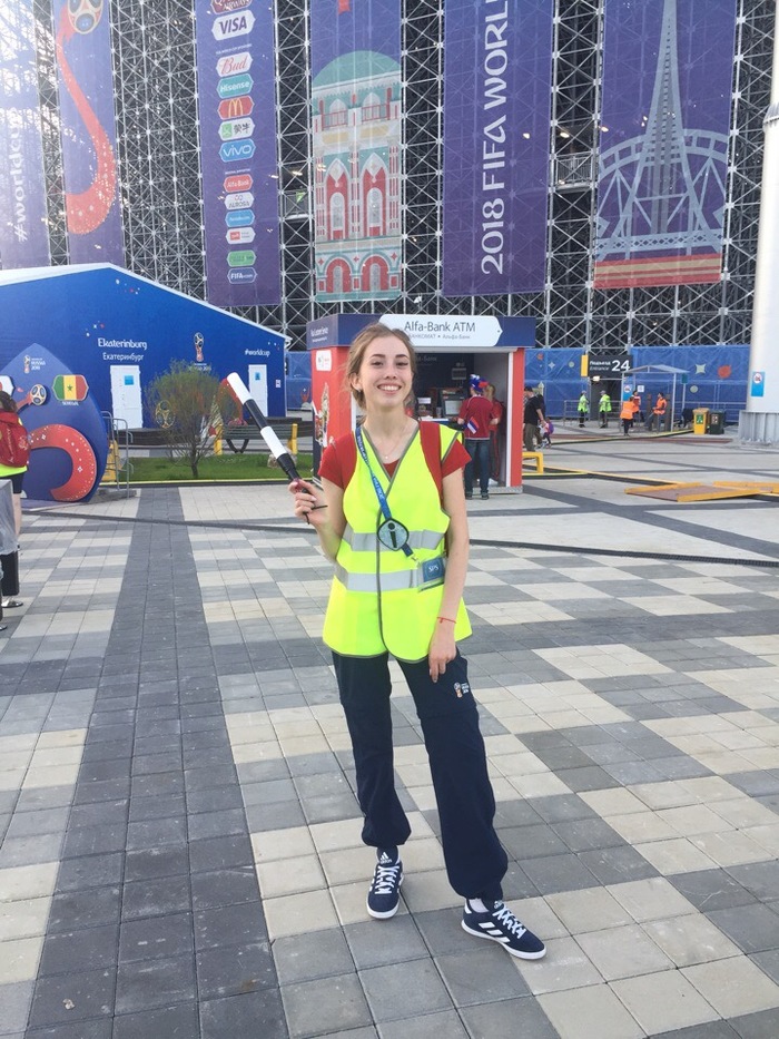 В МИРНОМ ВОЛОНТЁР ЧЕМПИОНАТА МИРА ПО ФУТБОЛУ РАССКАЗАЛ О СВОЕЙ РАБОТЕ