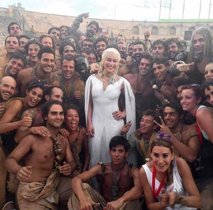 How a small detail can change the whole meaning - Game of Thrones, Daenerys Targaryen, Brazzers