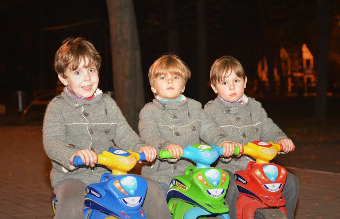 Triplet, but so different! - My, Triplets, The photo, Psychology, Humor