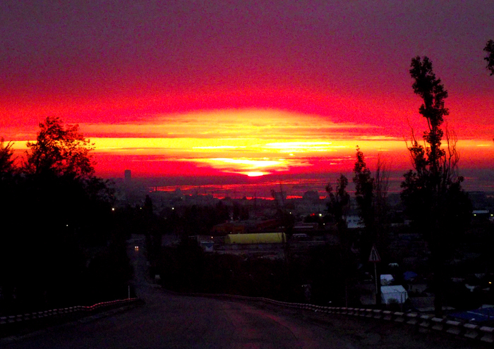 Unreal sunset 2. UFO over Saratov - Saratov, My, Unreal, Sky, Beautiful, Sunset