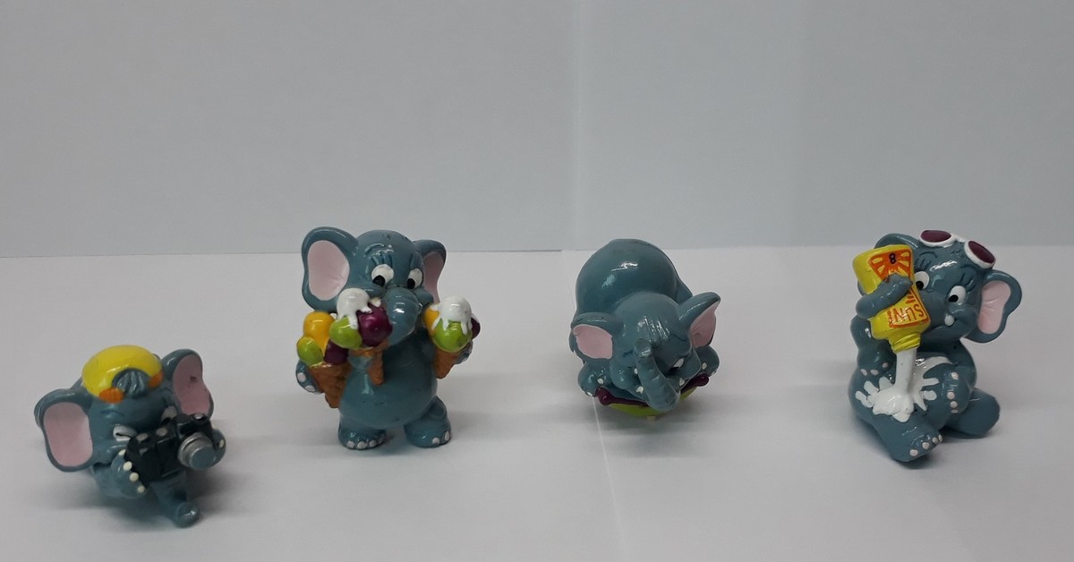 Киндер слоны. Киндер летучая мышь игрушка. Игрушка из Киндер сюрприза летучая мышь. Слоны из Киндер сюрприза 90-х. Коллекция Киндер сюрприз летучая мышь.