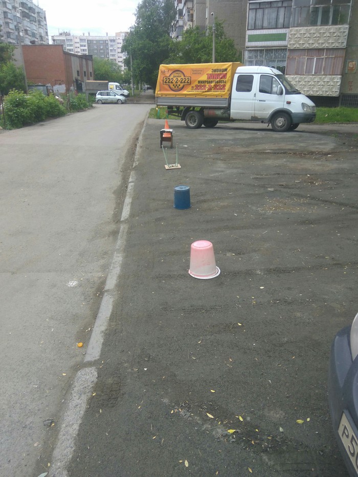 This is my place, here is my bucket and stool! - My, Parking, , Chelyabinsk