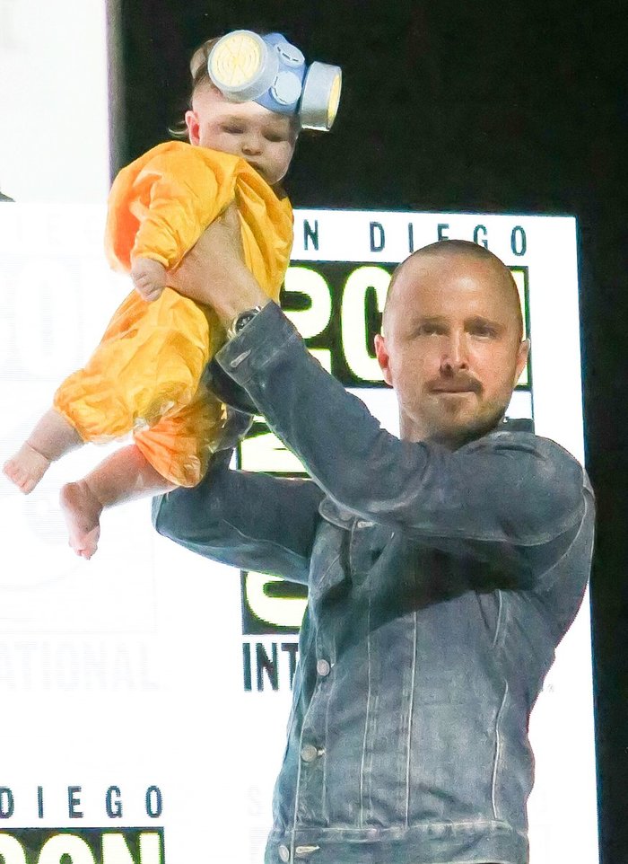  ࠫ       Comic Con     ,    . Comic-con, Breaking Bad, ,   , 