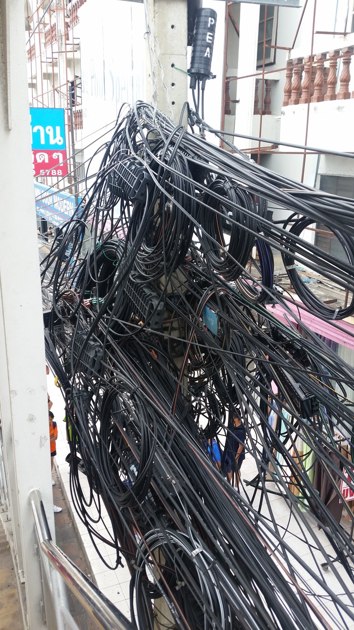 Neither yours nor mine. Wires, wires... - My, Pattaya, The wire, 