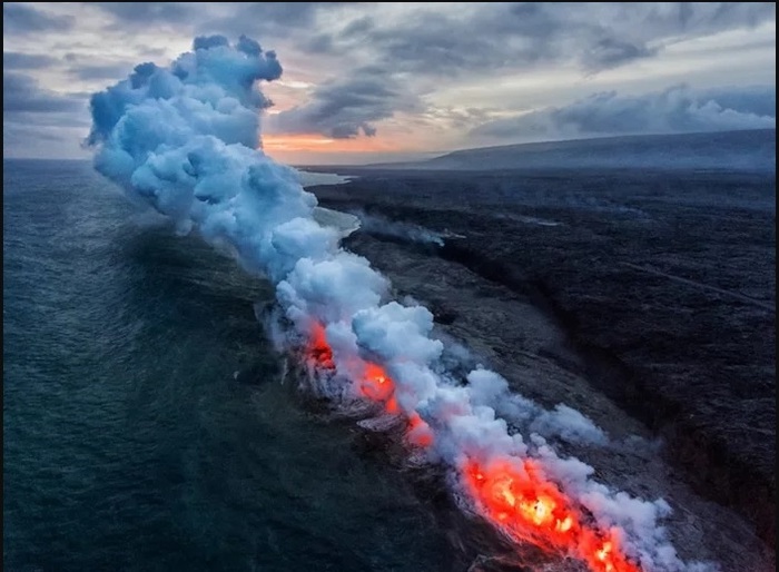 Entrance to Hell. - Magma, Sea, Meeting, Hell, Nature, Wonders of nature