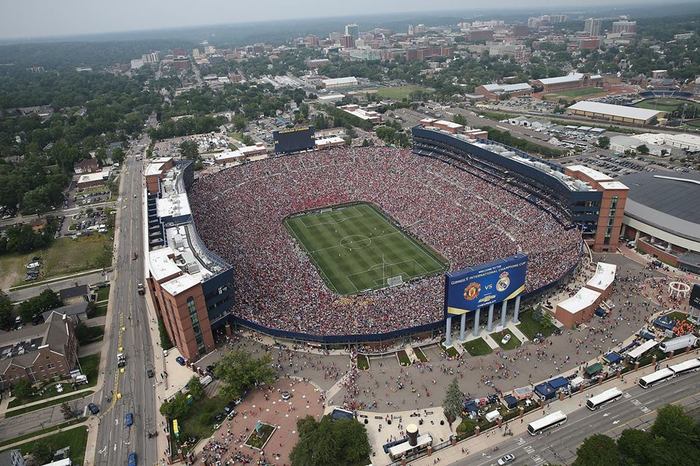 Four years ago, The Big House Stadium in Michigan had 109,318 spectators. - Football, real Madrid, Manchester United, Crowd, Stadium
