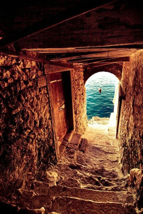 Descent to the sea - Greece, Crete, Sea