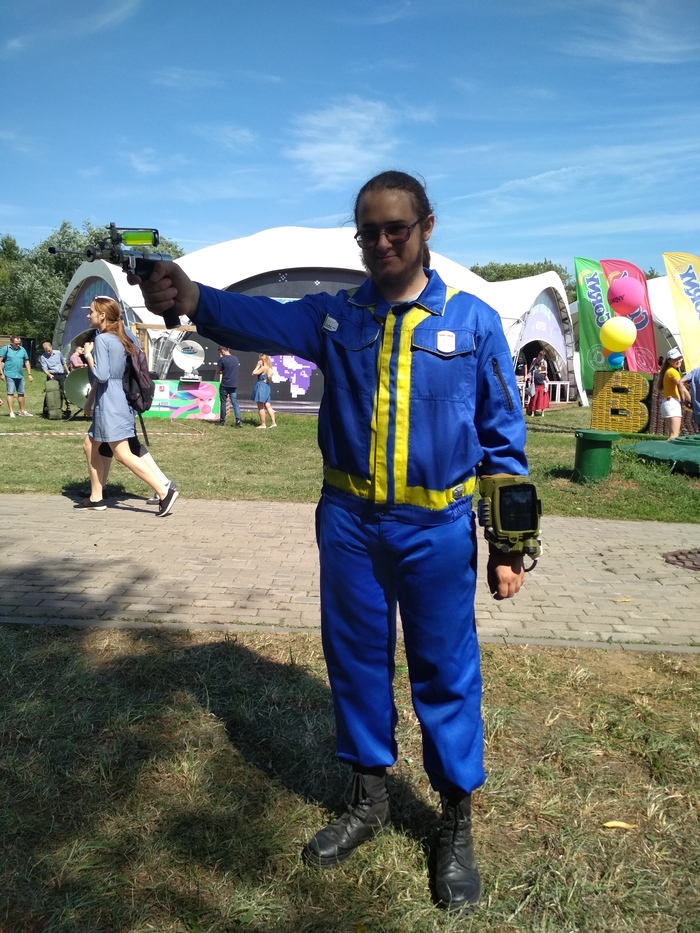     13  . Fallout, , Geekpicnic