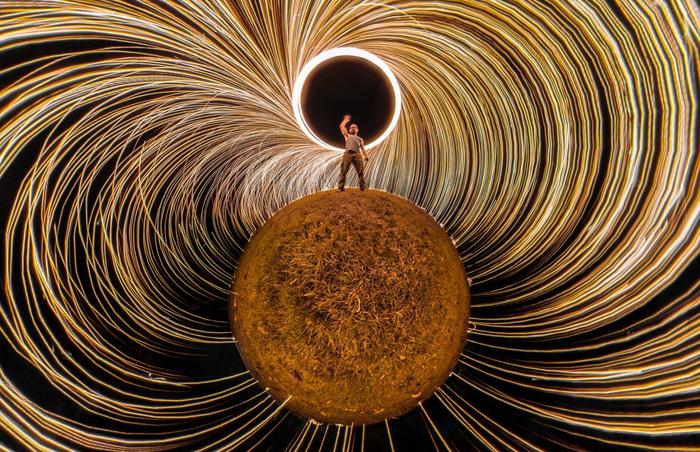 Last night I took a 360-degree camera and some steel wool to my yard and this is a cool photo I got - The photo, 360 degrees, Steel wool, Cool, USA, Reddit, beauty, Spherical panorama