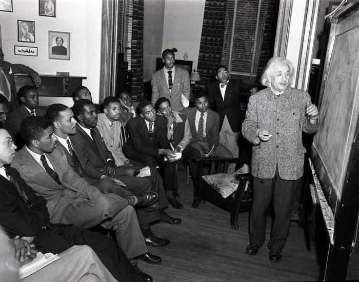 Mark Twain gives a lecture on Russian literature at Peoples' Friendship University - Albert Einstein, USA, , Lecture