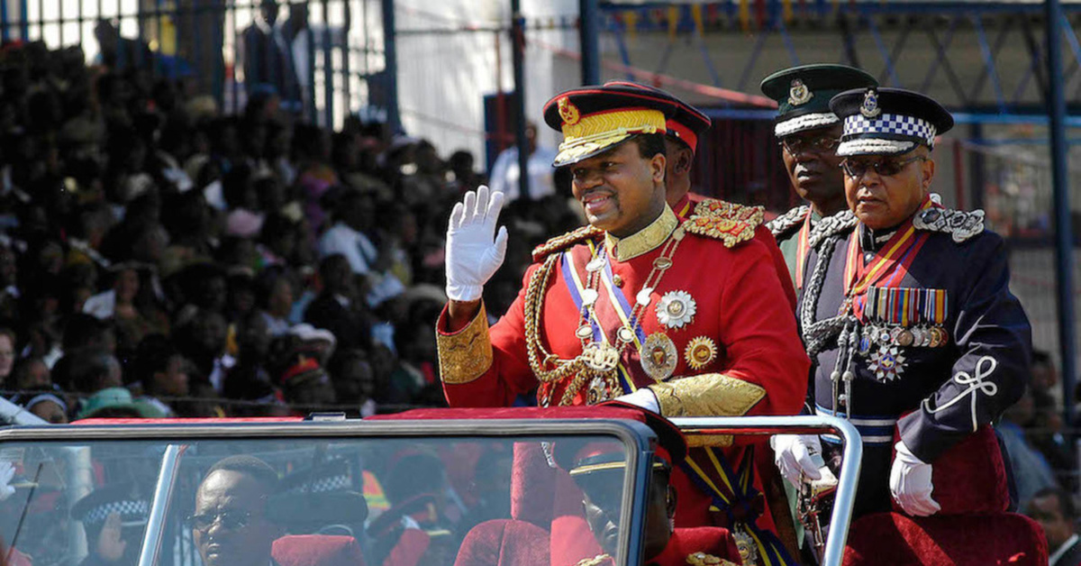 Африканская монархия. Король Эсватини Мсвати III. Король Свазиленда - Мсвати. Мсвати 3 Король Свазиленда. Королевство Эсватини Король.