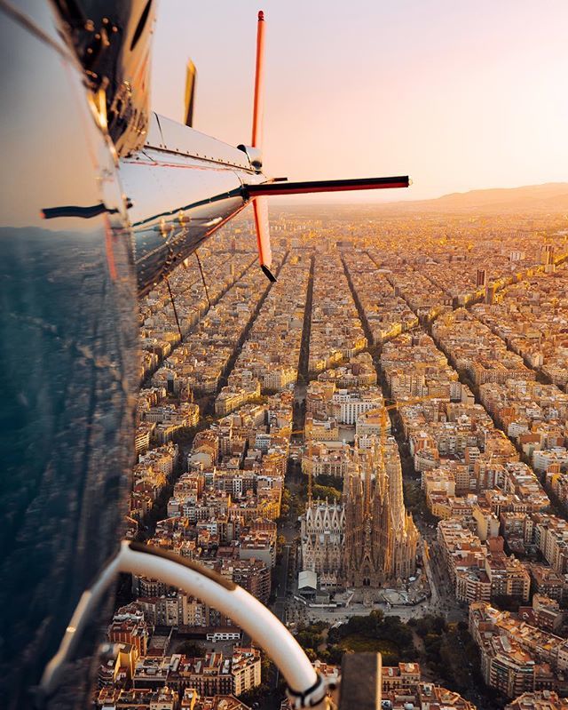 Would you fly like this? - The photo, Barcelona, Helicopter, Beautiful view, Architecture, Sagrada Familia, Travels, Longpost, Barcelona city