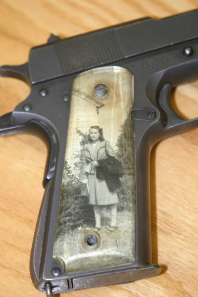 Transparent overlays for pistol grips with photos of family and loved ones, World War II - Story, Weapon, The Second World War, Pistols, The photo, Family, USA, Longpost