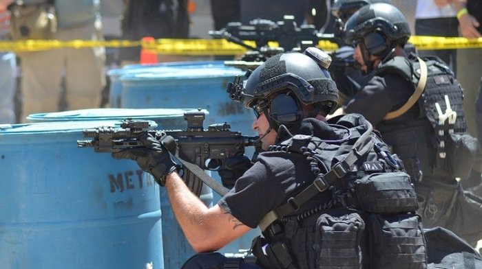 В США в результате стрельбы в жилом комплексе ранены 10 человек