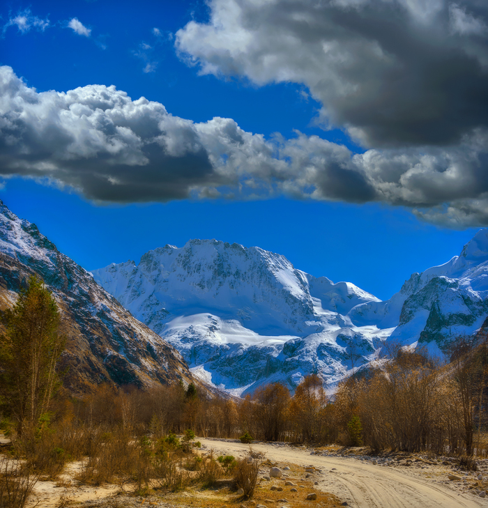 On the road for a dream to Ullu-Tau - My, The mountains, Autumn, Ullu-Tau, Road, The photo