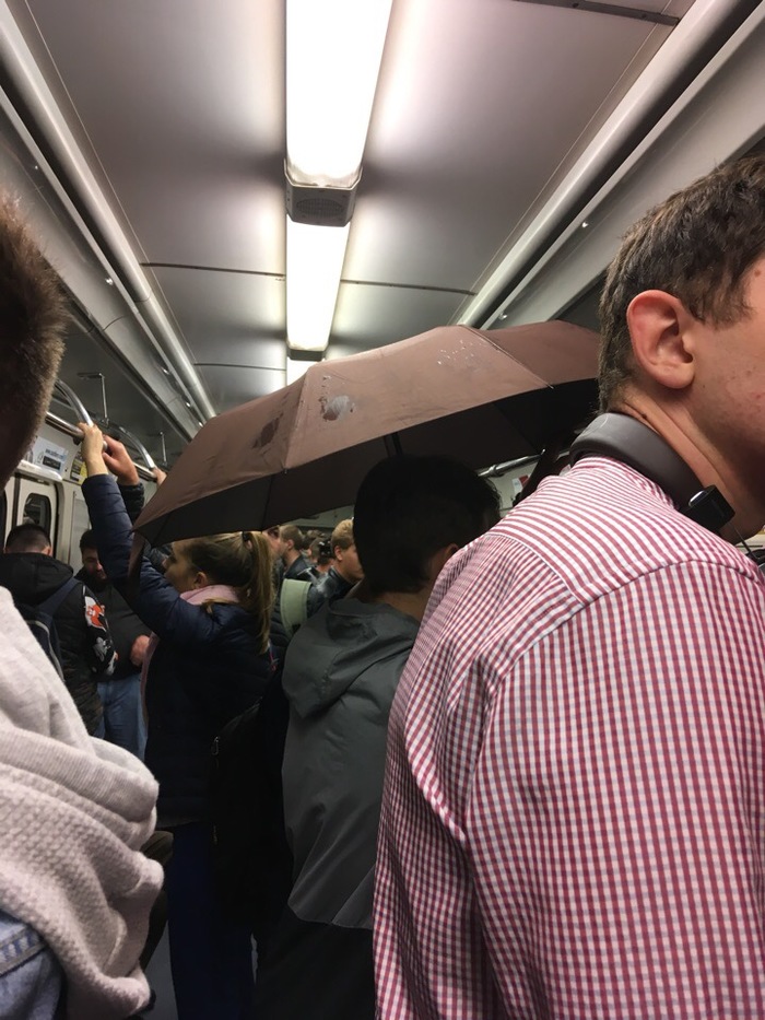 When it's raining in the car - Metro SPB, Rain