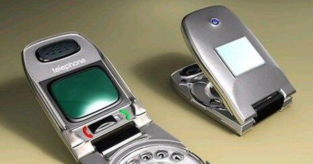 Изготовление телефона на заказ. Motorola 2000s. Моторола раскладушка v50. Мобильник с дисковым набором. Сотовый с диском.
