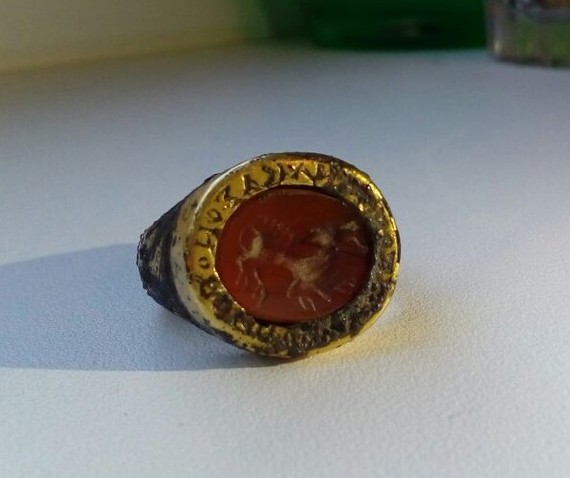 Please help me identify the ring - My, Help, Treasure, League of Historians, League of detectives, Story