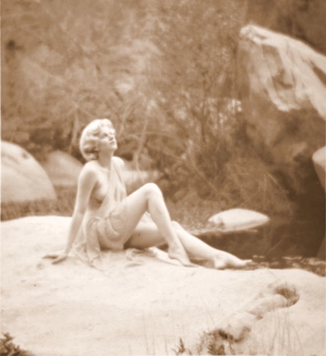 Charming blonde photographed by Edwin Bauer Hesser, 1929. - NSFW, Retro, The photo, Strawberry, Longpost