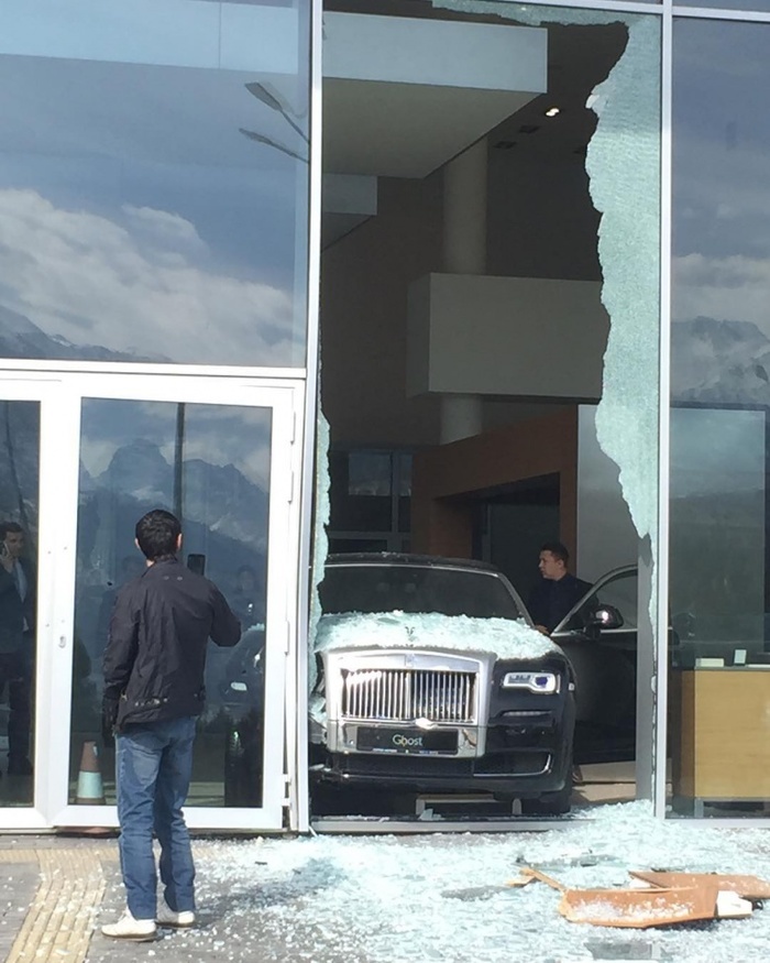 Remember the sensational incident with Rolls-Royce in Almaty (Kazakhstan)? - Kazakhstan, Road accident, Grade