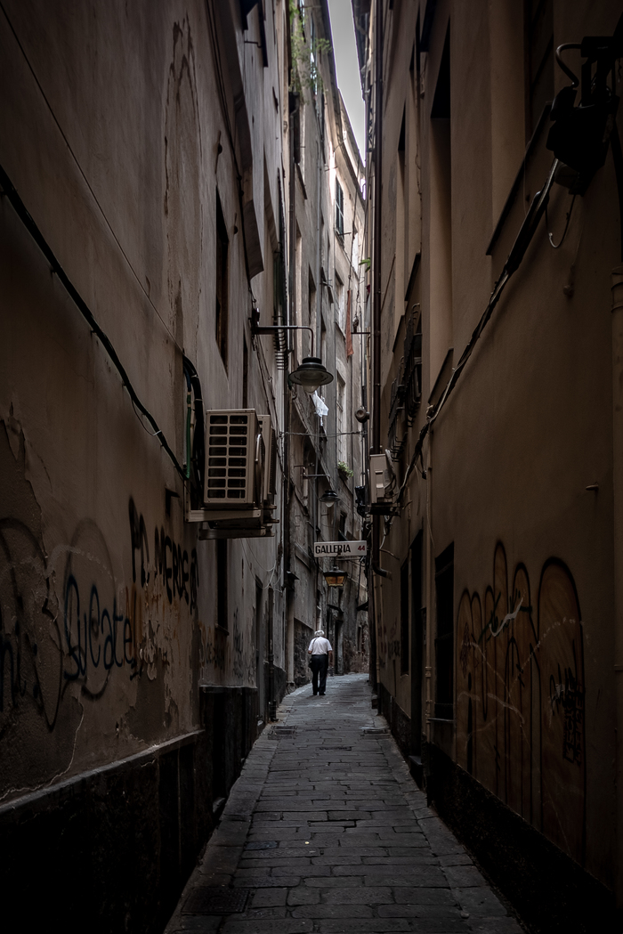 urban canyons - My, Town, Architecture, Genoa, Italy, The photo