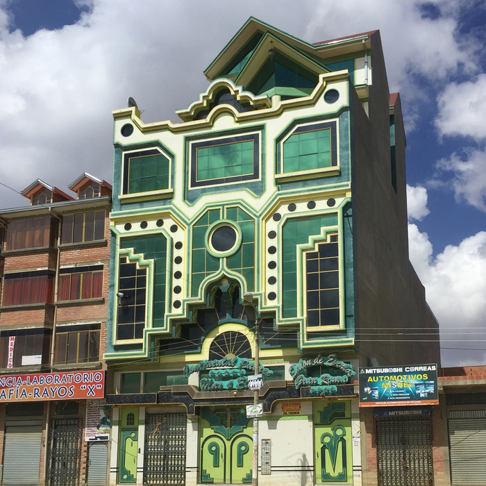 Разноцветные дома в Боливии Мамани, ЭльАльто, Боливии, более, яркие, считает, краски, нестандартные, именно, такие, радость, людям, приносят, архитектора, строительства, десяти, городе, домов, закончил, сейчас