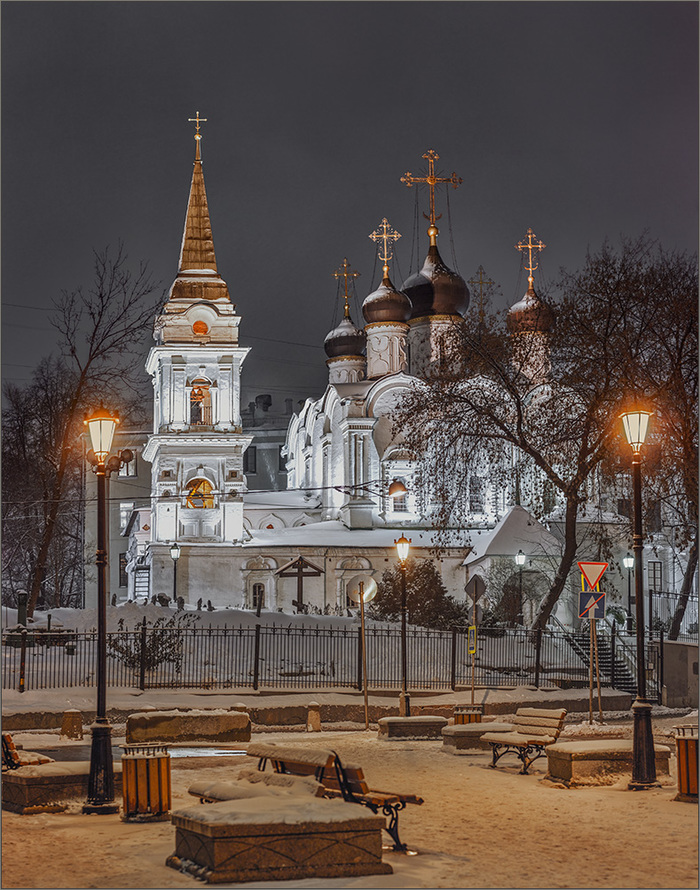 Soon in Moscow - My, Winter, Town, Night, Moscow, Temple, The street, The photo