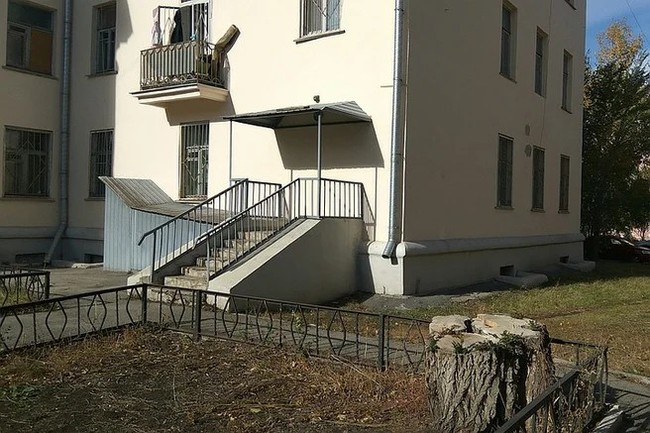 Замуровали демоны..)