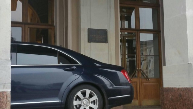 How Acting Governor Beglov parks near the Legislative Assembly - Society, Russia, Tsar, The governor, Violation of traffic rules, Traffic police, Facebook, Law