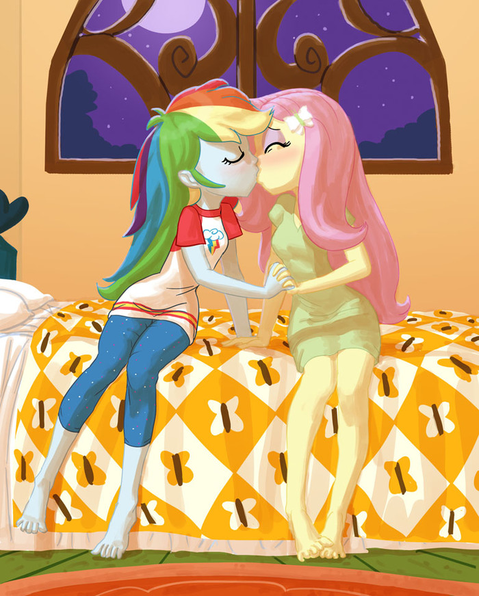 A Tender Moment - My Little Pony, Equestria Girls, Rainbow Dash, Fluttershy, Шиппинг, MLP Lesbian, Поцелуй, Siansaar