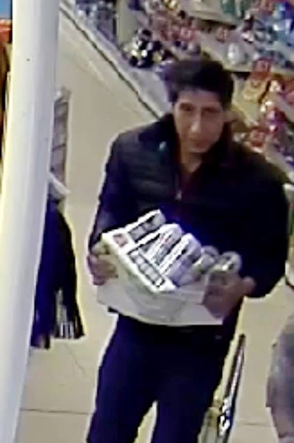 David Schwimmer was mistaken for a thief in a British supermarket. - Theft, The photo, Supermarket, Oddities, David Schwimmer, Thief