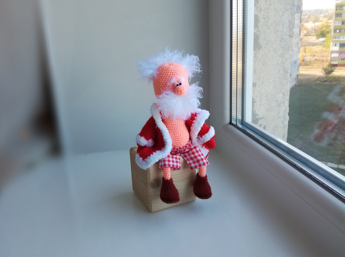 Santa Claus in anticipation of the working day - My, Knitting, Father Frost, Amigurumi, Needlework without process, Needlework, Knitted toys, New Year