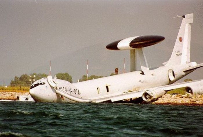 Т-с-с-с! Пацаны, я слышу подлодку! - Самолет, Awacs, Авария